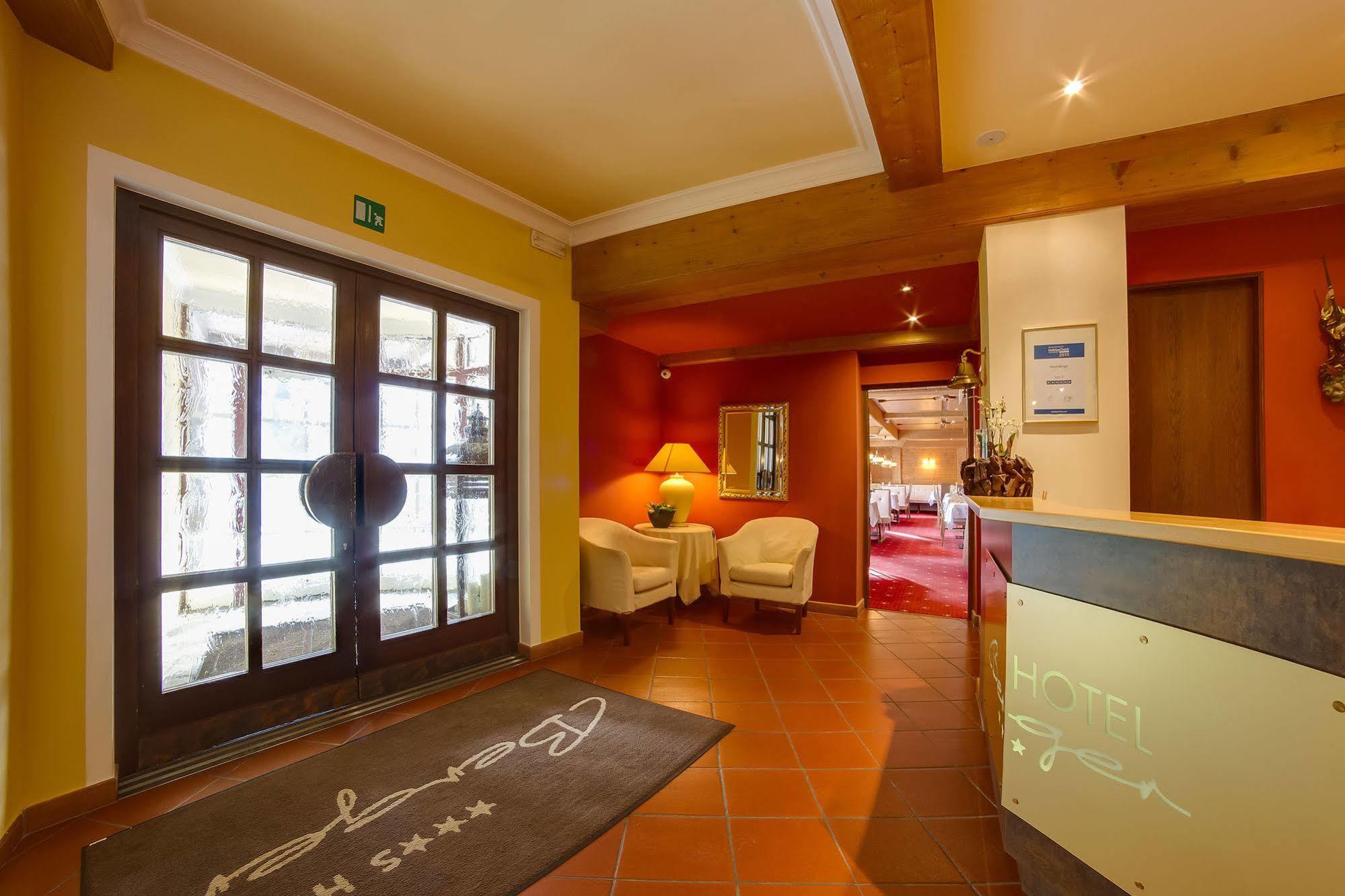 Hotel Berger Superior Рива-ди-Турес Экстерьер фото