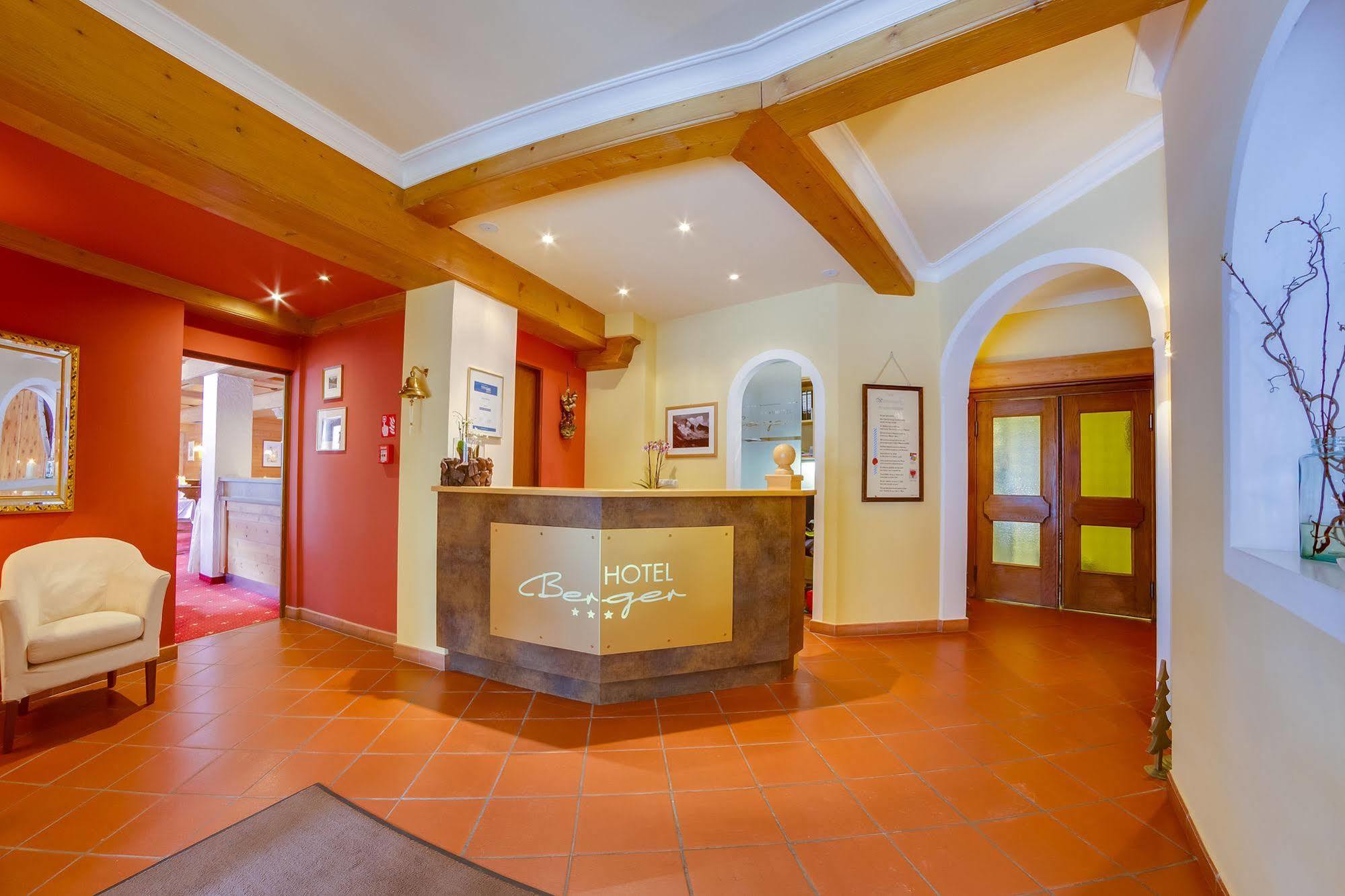 Hotel Berger Superior Рива-ди-Турес Экстерьер фото
